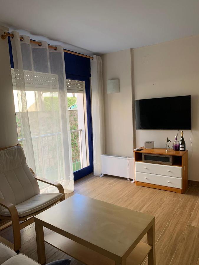 Cosy Apartment In L Escala, 7 Mins Walk To The Closest Beach, Riells L'Escala Exterior photo