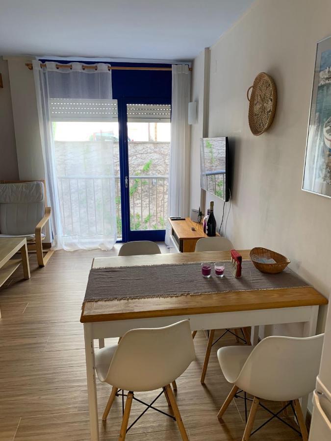 Cosy Apartment In L Escala, 7 Mins Walk To The Closest Beach, Riells L'Escala Exterior photo