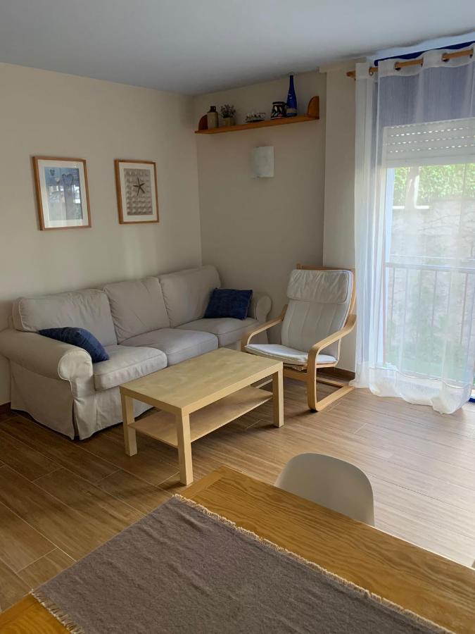 Cosy Apartment In L Escala, 7 Mins Walk To The Closest Beach, Riells L'Escala Exterior photo
