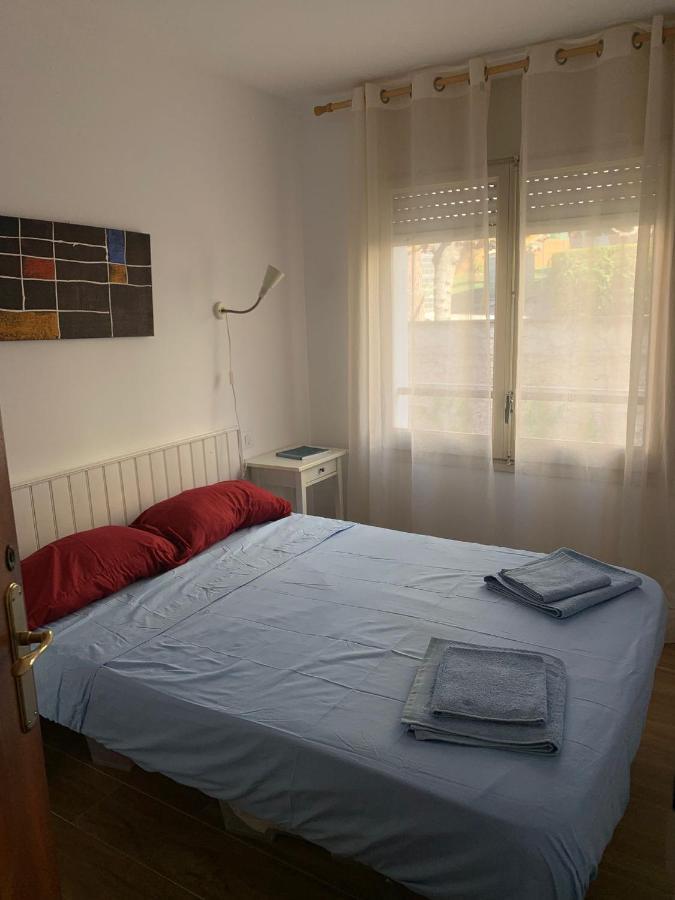 Cosy Apartment In L Escala, 7 Mins Walk To The Closest Beach, Riells L'Escala Exterior photo